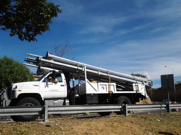 RENTA DE GRUA ARTICULADA